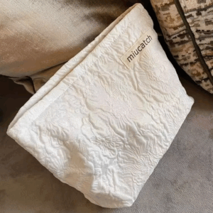 Wholesale Customized Rose Jacquard Makeup Pouch Fashion Travel Cosmetic Bag Women’s Makeup Bag Cosmetic Bag