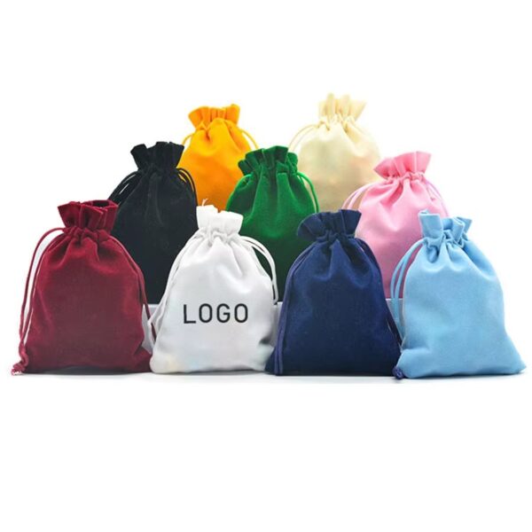 Pochettes en velours à cordon pour bijoux et promotions : Tissu et options de logo personnalisé 2 4-8-28-600x600